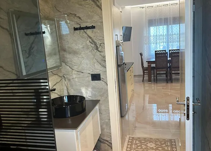 Devis Apartment Sarande